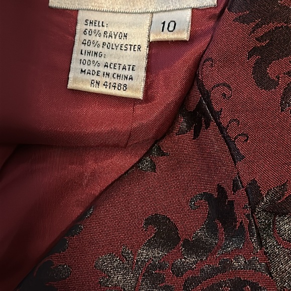 Vintage Reflections by Spiegel Baroque Print Maroon/Black Pantsuit Size 10 - Picture 13 of 13